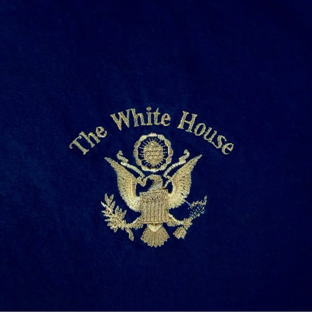 Vintage The White‎ House Presidential Eagle Seal Embroidered Shirt